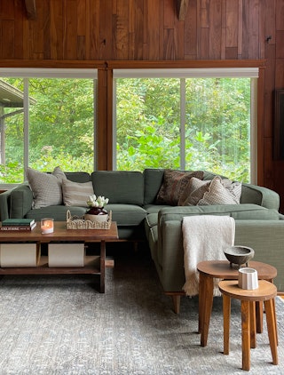 roomtours-retentionnav-a-woodsy-great-room-retreat