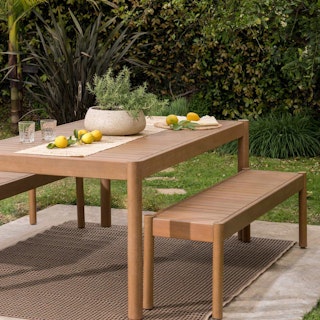 roomtour-arelaxedbackyarddiningarea-tour-asset-2