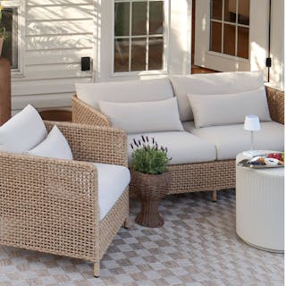 roomtour-aheritagepatiowithsophisticatedseating-tour-asset-1