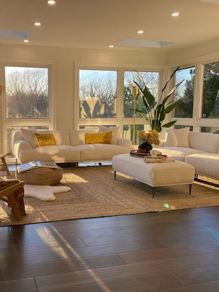 pdp-curated-ugc-abisko-quartz-white-sofa-ugc-1-asset