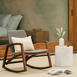 roomtour-aheritagepatiowithsophisticatedseatig-merch-asset-2