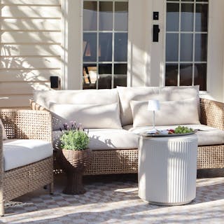 roomtour-aheritagepatiowithsophisticatedseating-tour-asset-5