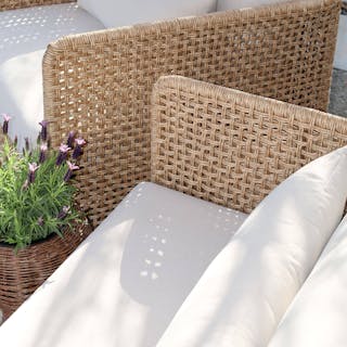 roomtour-aheritagepatiowithsophisticatedseating-tour-asset-4