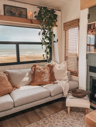 pdp-curated-ugc-burrard-83.5"-sofa-seasalt-gray-ugc-2-asset