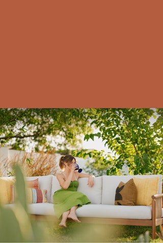 roomtour-anoceanfrontoutdoorspacewithNordicflair-retreat-hero-mobile