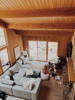 pdp-curated-ugc-beta-quartz-white-left-chaise-sectional-ugc-#4-asset