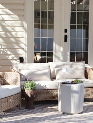 roomtour-retention-asset-4-aheritagepatiowithsophisticatedseating