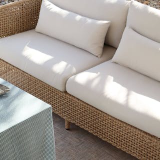 roomtour-aheritagepatiowithsophisticatedseating-tour-asset-6